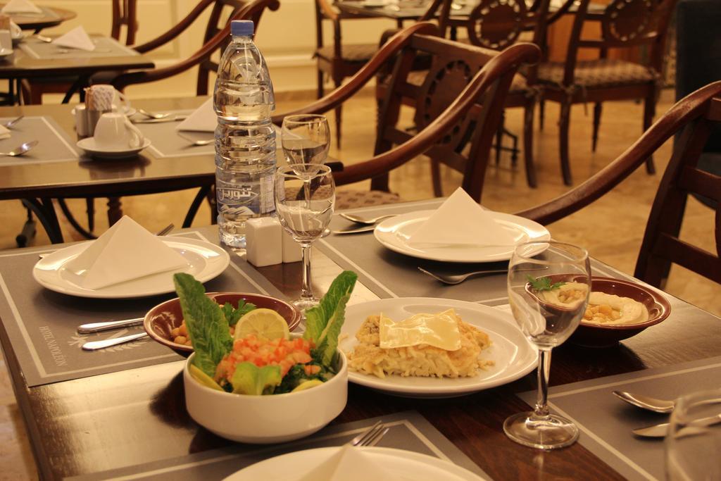 Napoleon Hotel Beirut Esterno foto
