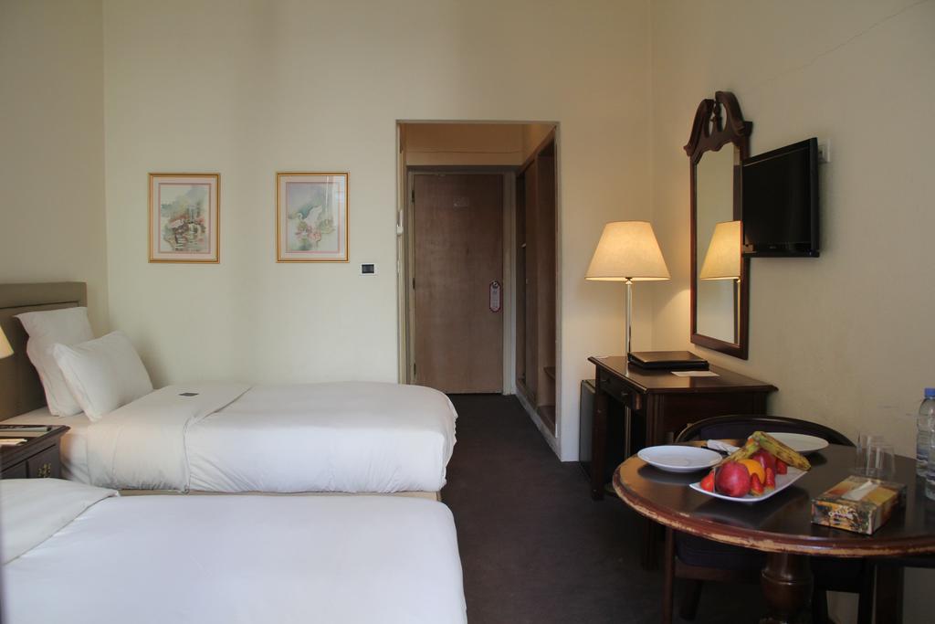 Napoleon Hotel Beirut Esterno foto
