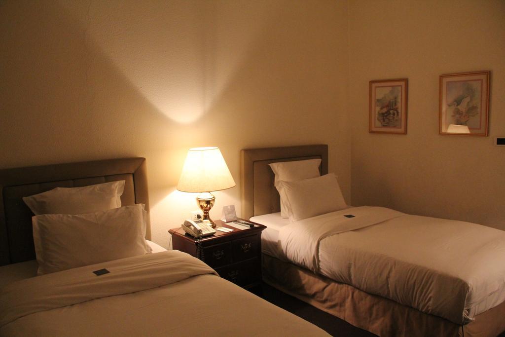 Napoleon Hotel Beirut Esterno foto
