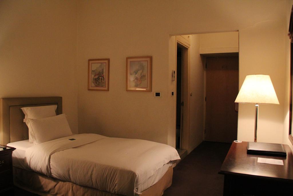 Napoleon Hotel Beirut Esterno foto