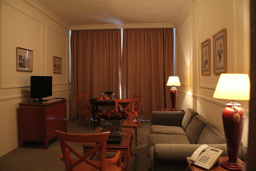 Napoleon Hotel Beirut Esterno foto