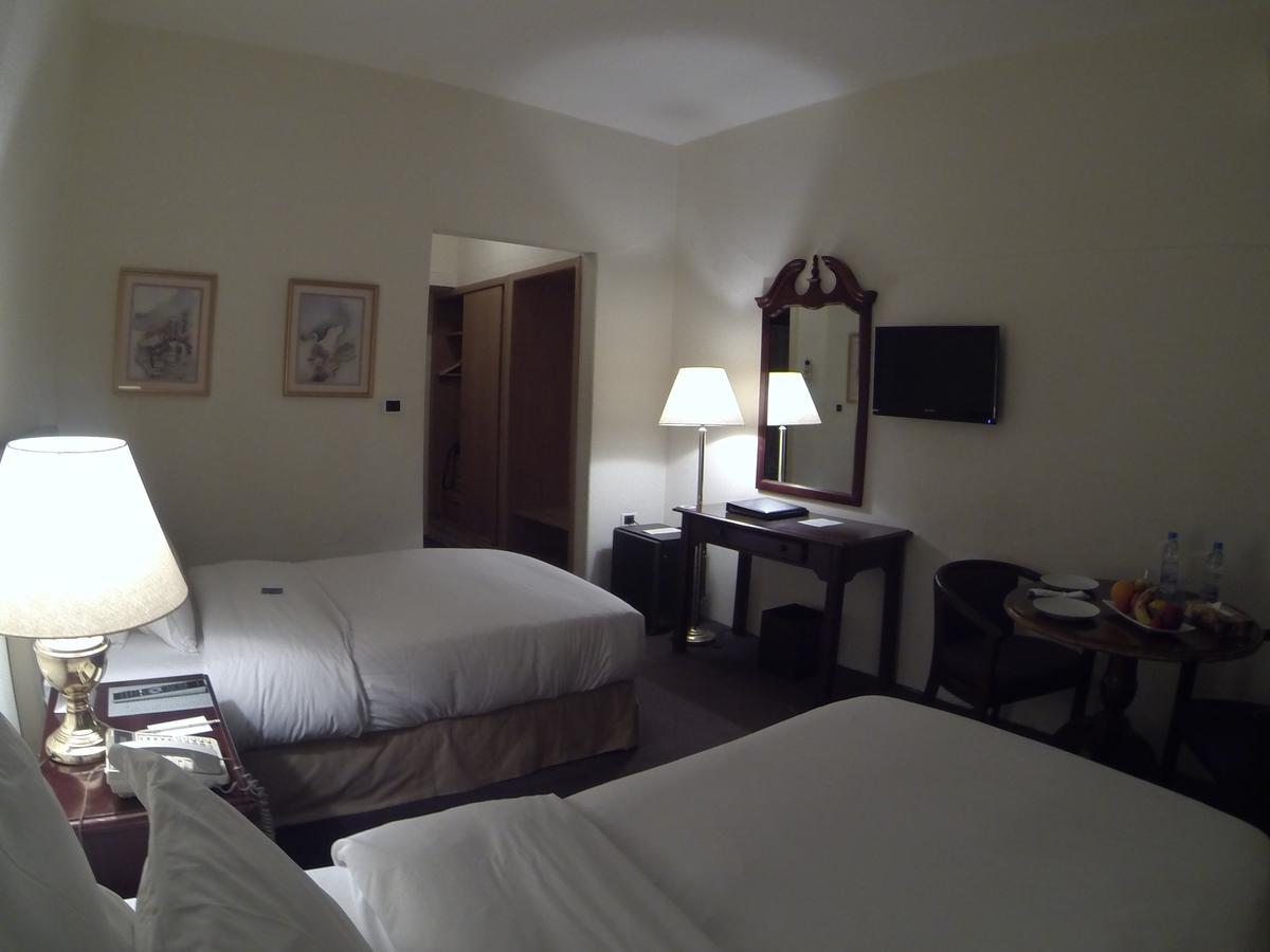 Napoleon Hotel Beirut Esterno foto