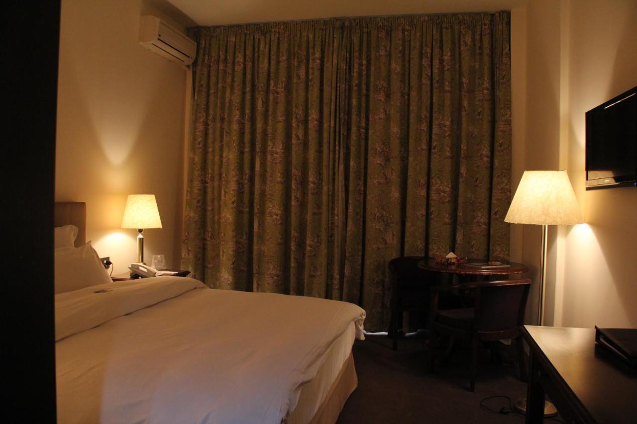 Napoleon Hotel Beirut Esterno foto